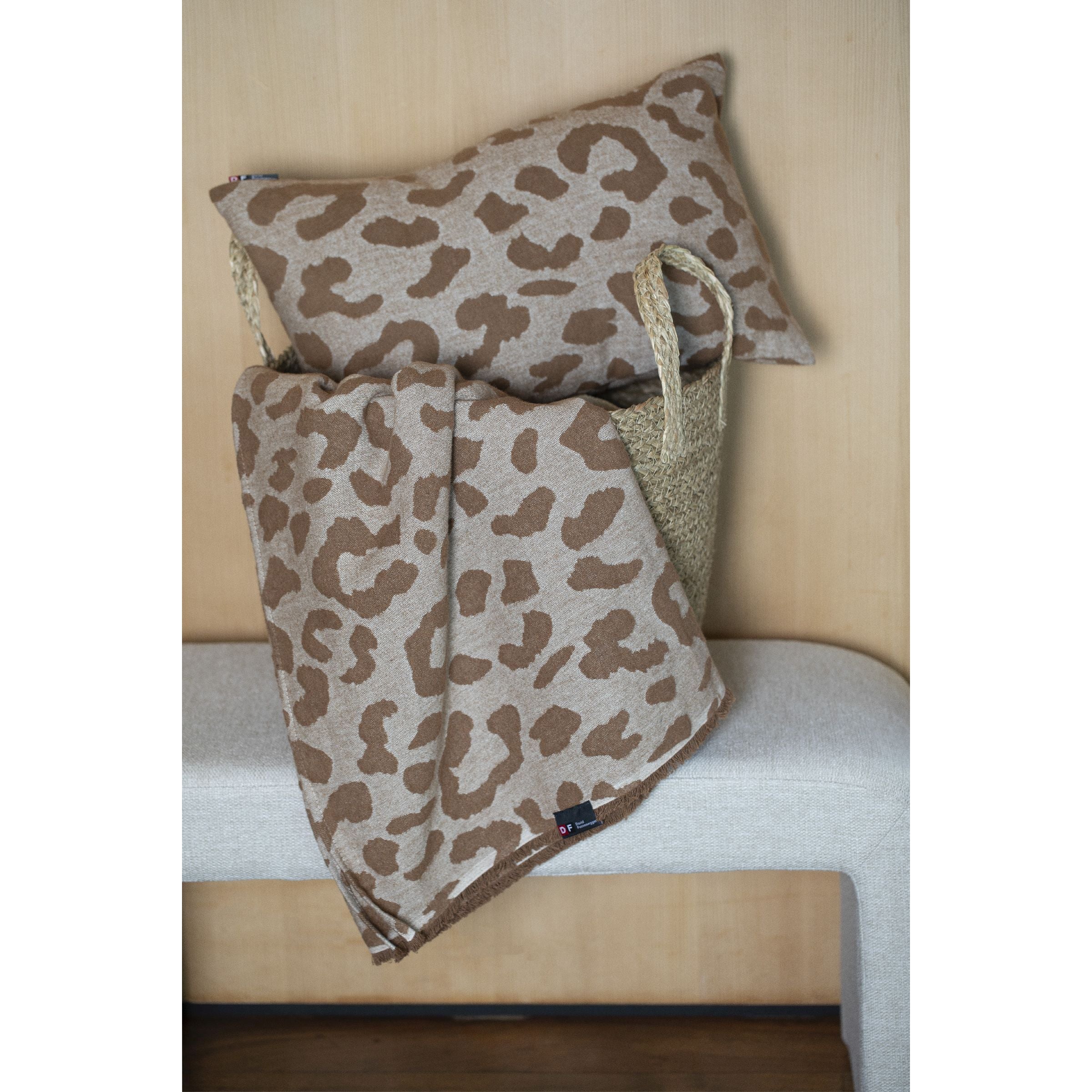 David Fussenegger RIVA Leo Kissenhülle