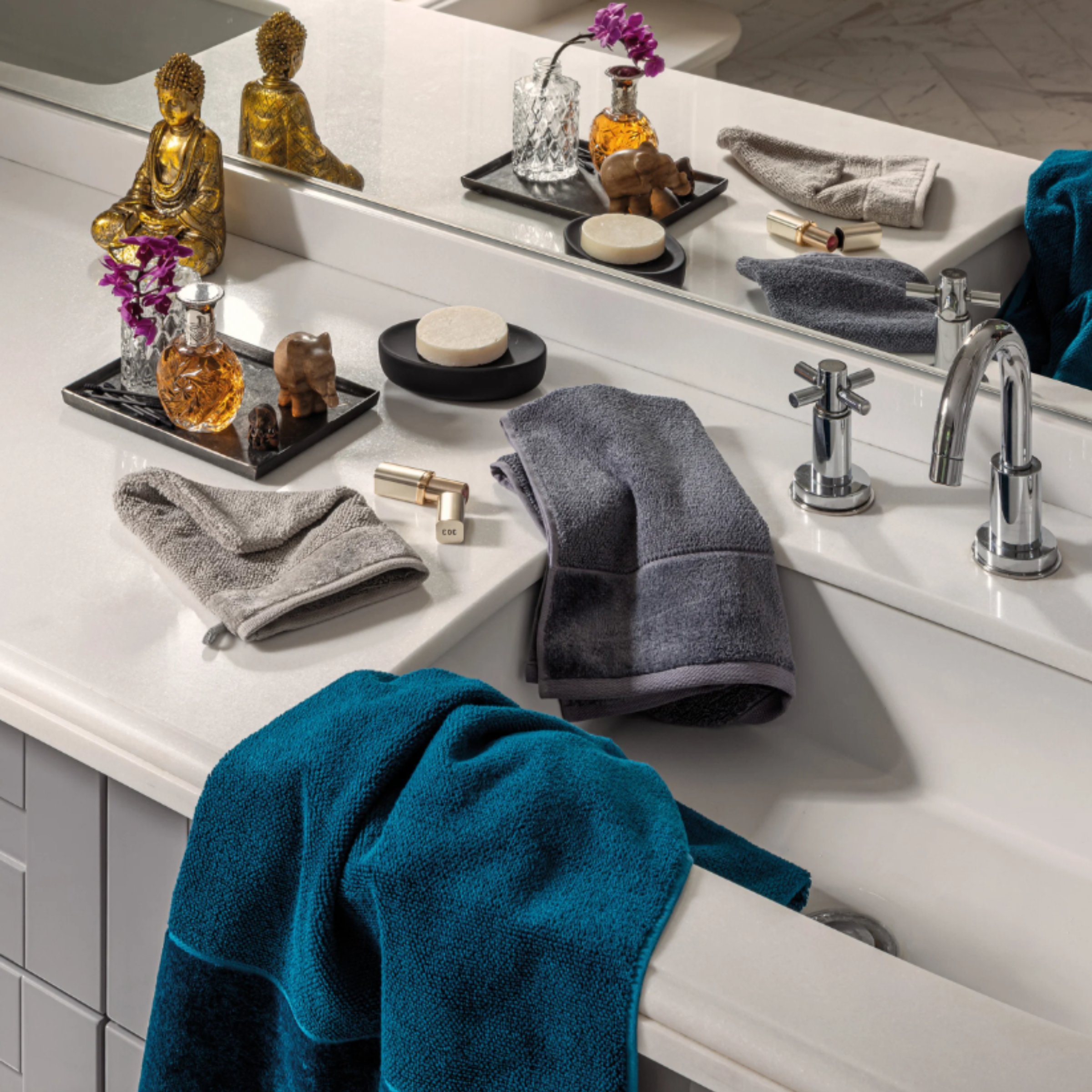 Serviette Möve Bamboo Luxe unie avec bordure en velours