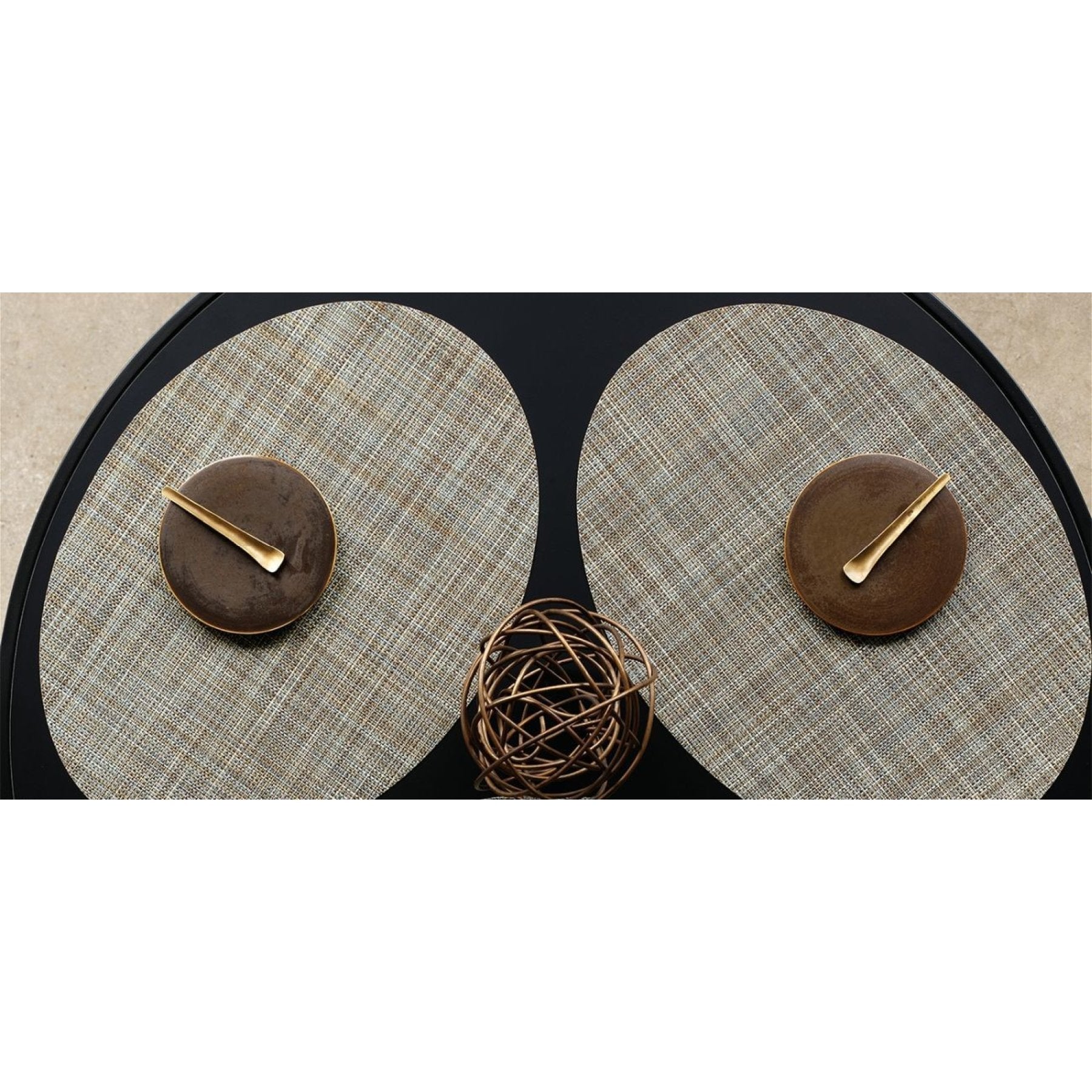 442105